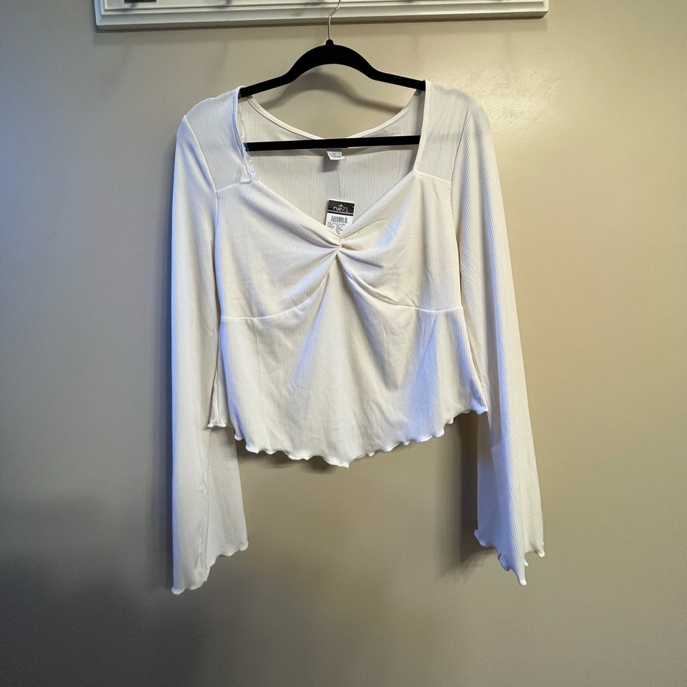 White long sleeve crop top